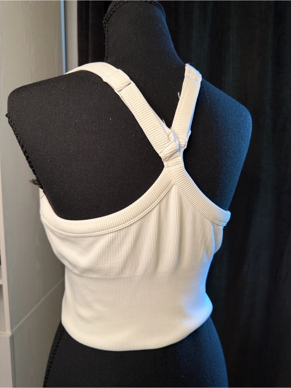ALO Ribbed Favorite Bra Tank - Picture 4 of 11